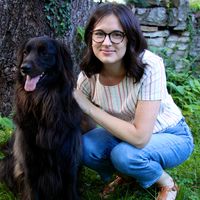 Sarah Mouton Dowdy with dog